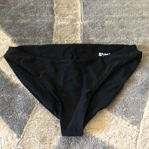 Fused Hawaii bikini bottoms Size M